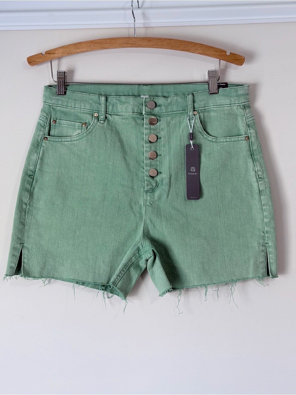 Tractr Green High-Rise Button-Front Frayed Hem Denim Shorts - Picture 2 of 10